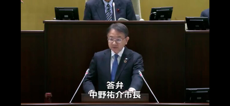 代表質問の様子03