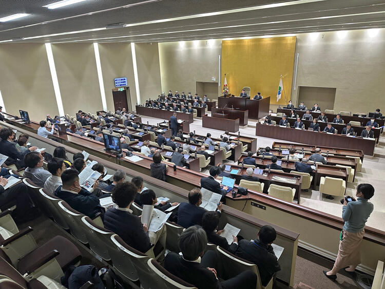 代表質問の様子04