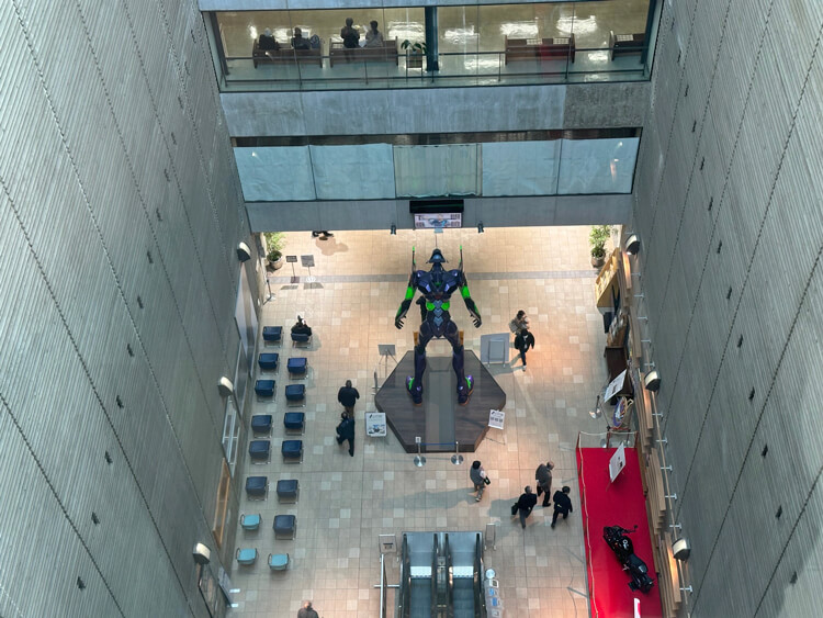 代表質問後の様子04