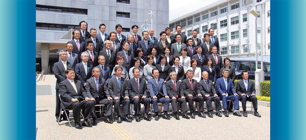 2019正・副議長選挙にて当選議員の集合写真
